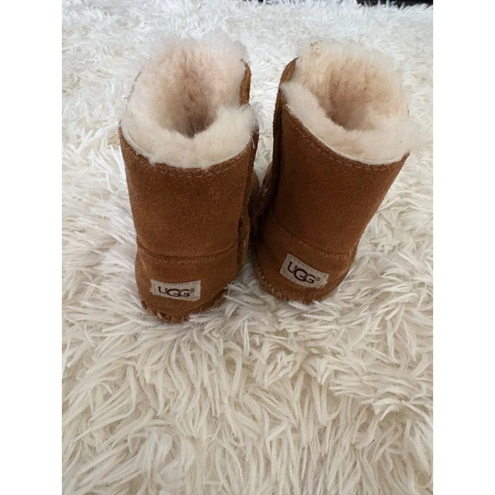 UGG Australia Brown Suede Leather Sheepskin Lined‎ Baby Infant 4/5 Boots Shoes